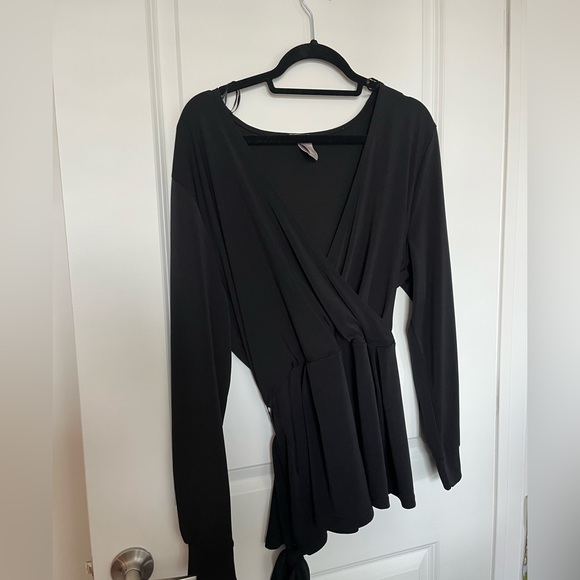 H&M Waist Bow Tie Party Shirt - Picture 1 of 3